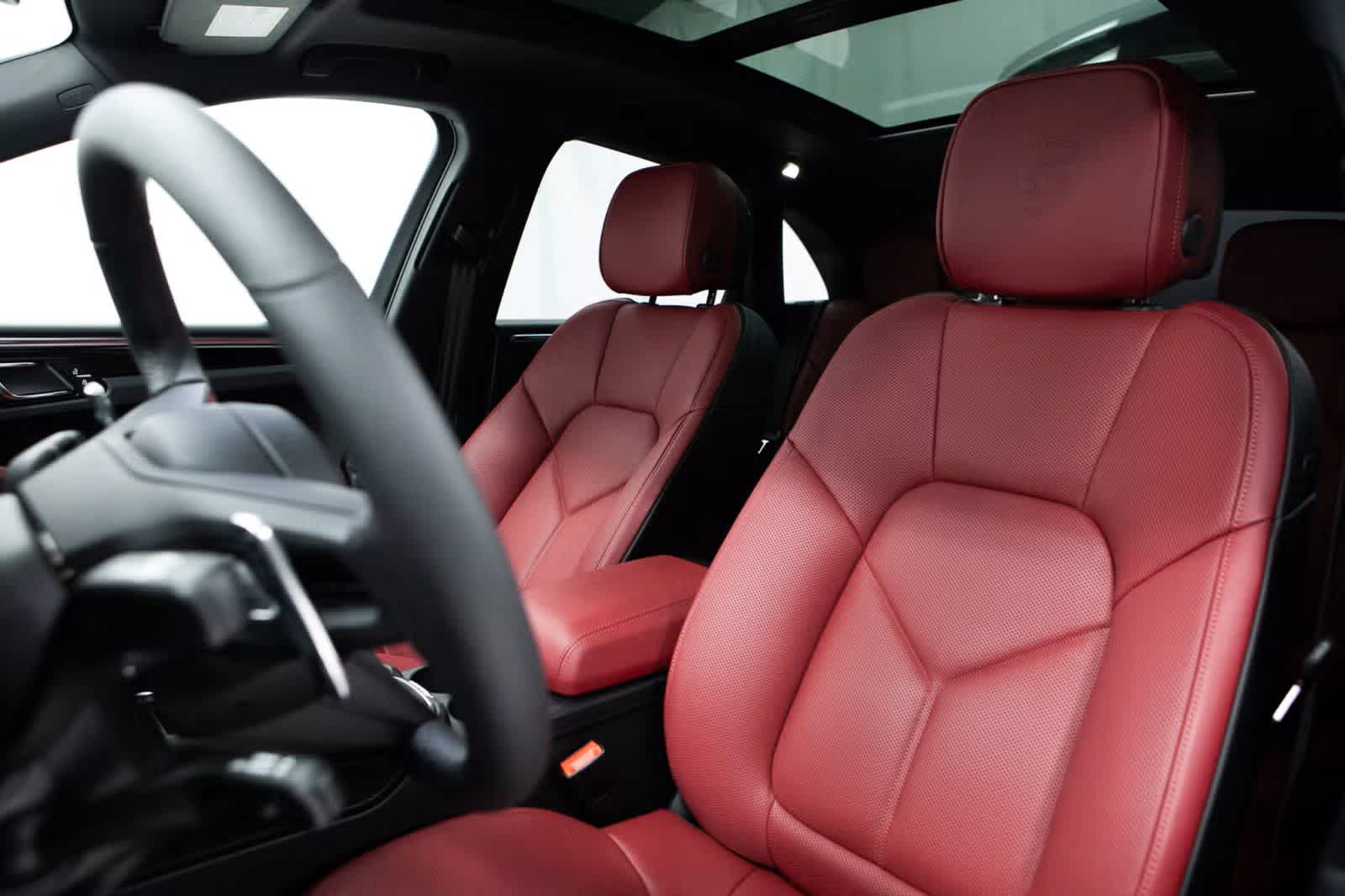 Thumbnail: 2026 Porsche Macan - 5
