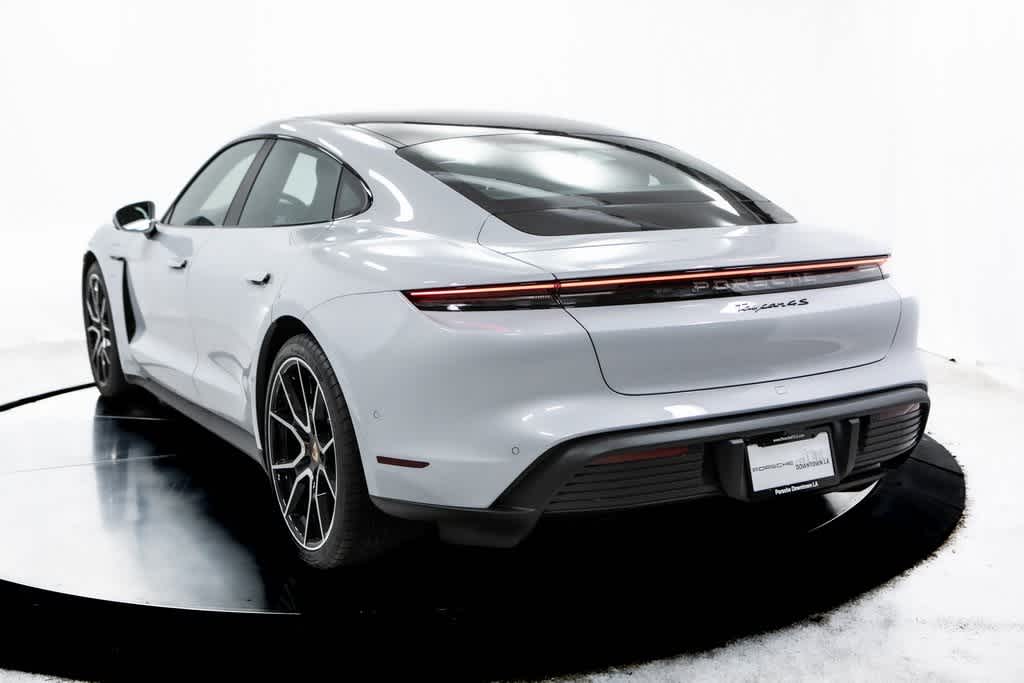 Thumbnail: 2025 Porsche Taycan - 3