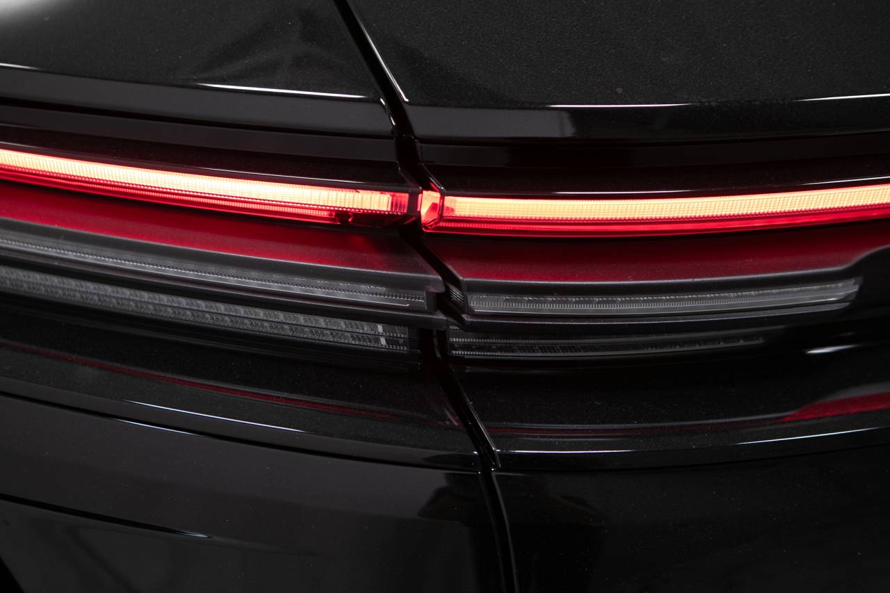 Thumbnail: 2025 Porsche Macan - 16