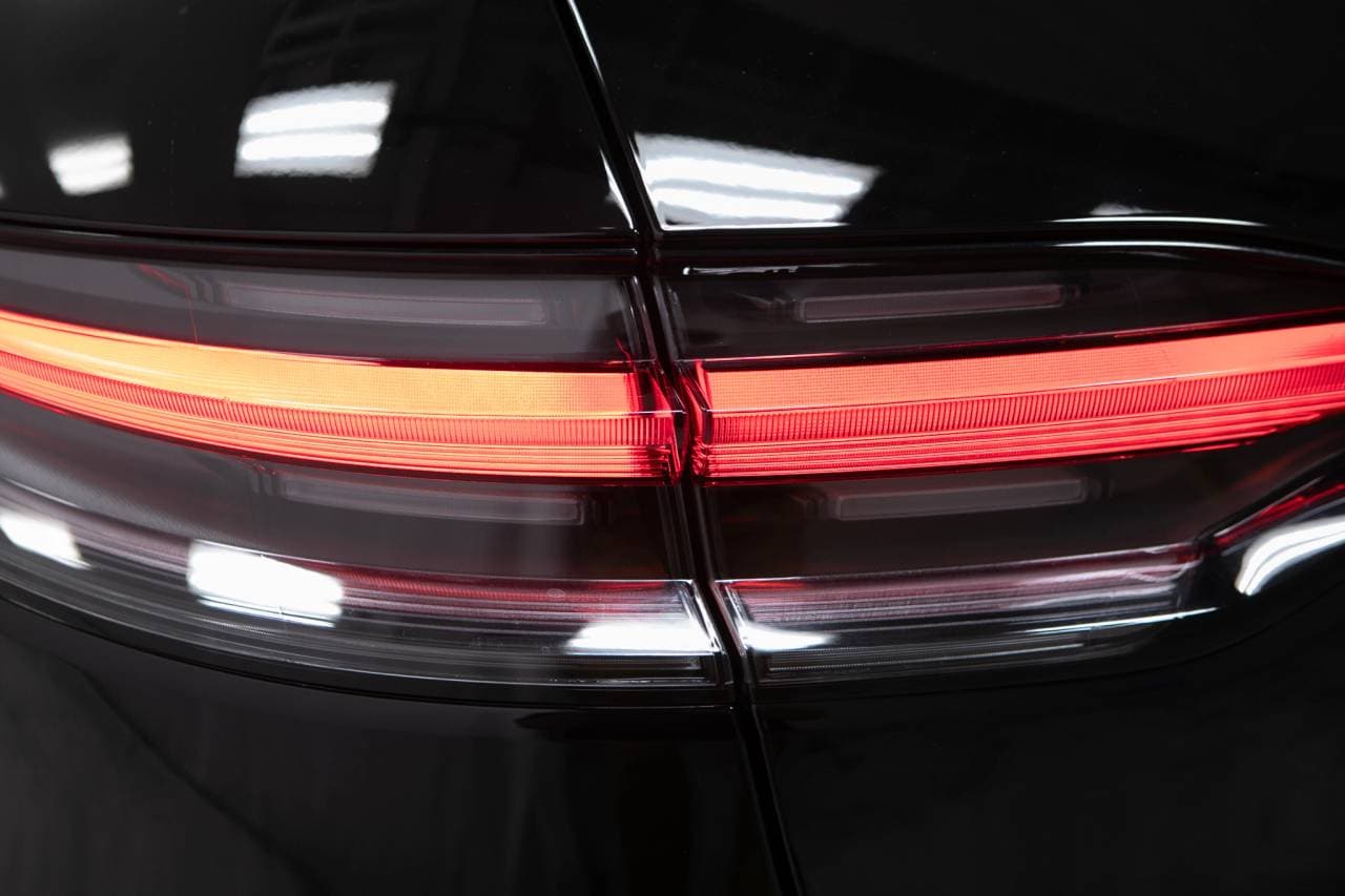 Thumbnail: 2026 Porsche Macan - 16