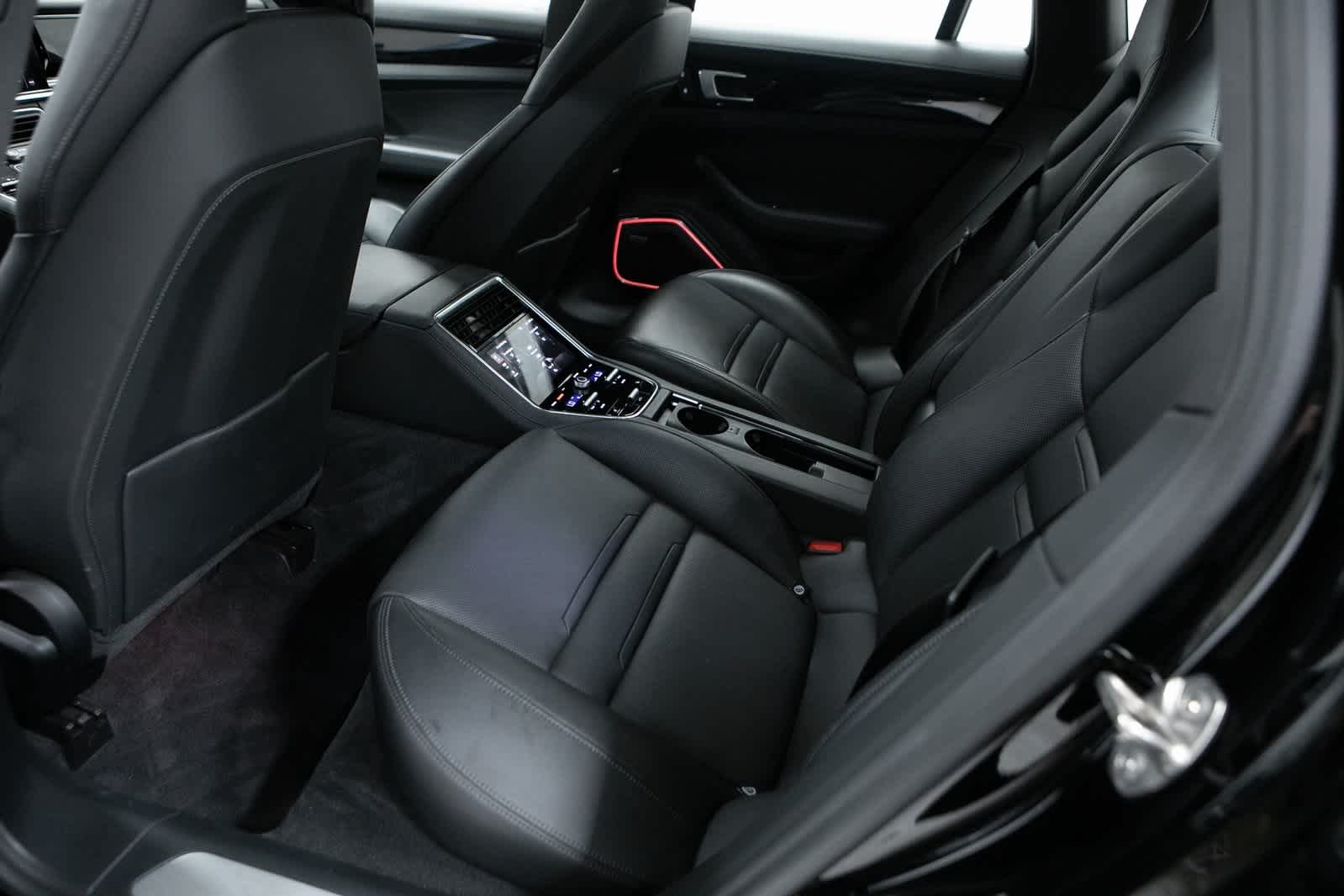 Thumbnail: 2022 Porsche Panamera - 27