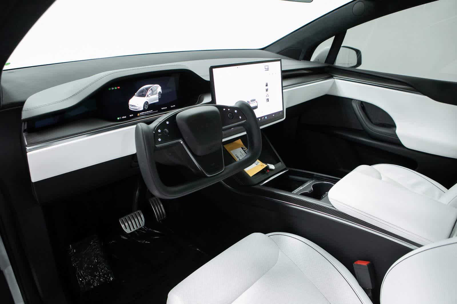 2022 Tesla Model X Plaid photo 4