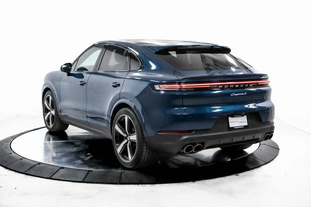 2025 Porsche Cayenne S photo 3