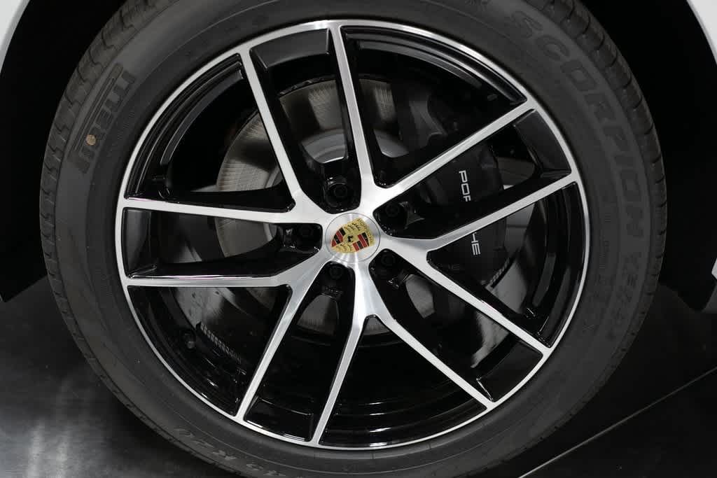 Thumbnail: 2025 Porsche Macan - 11