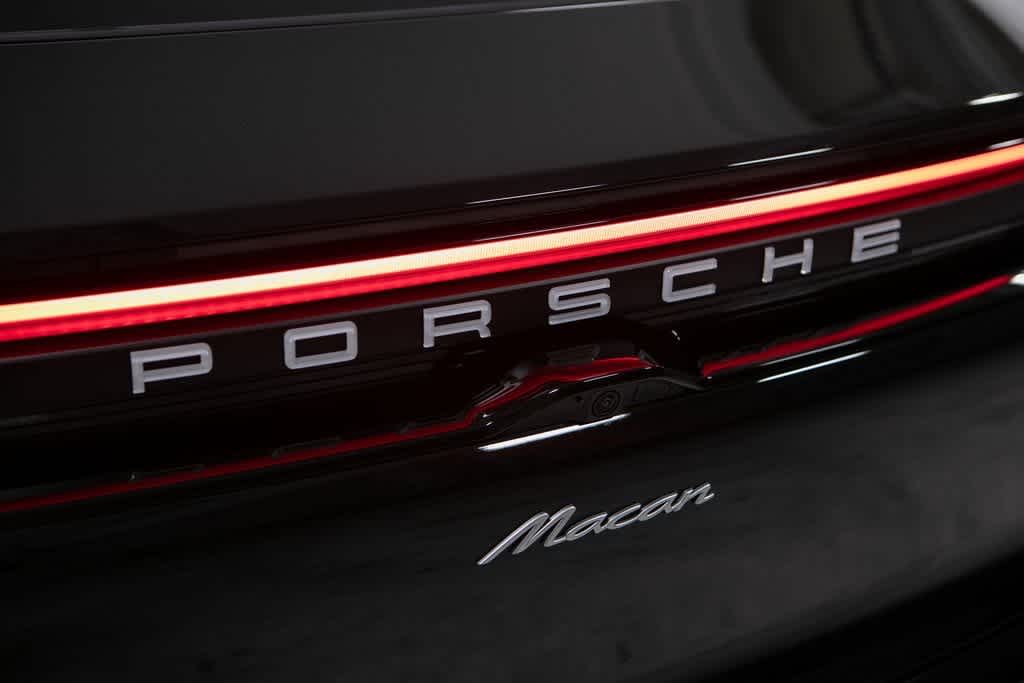 Thumbnail: 2025 Porsche Macan - 36