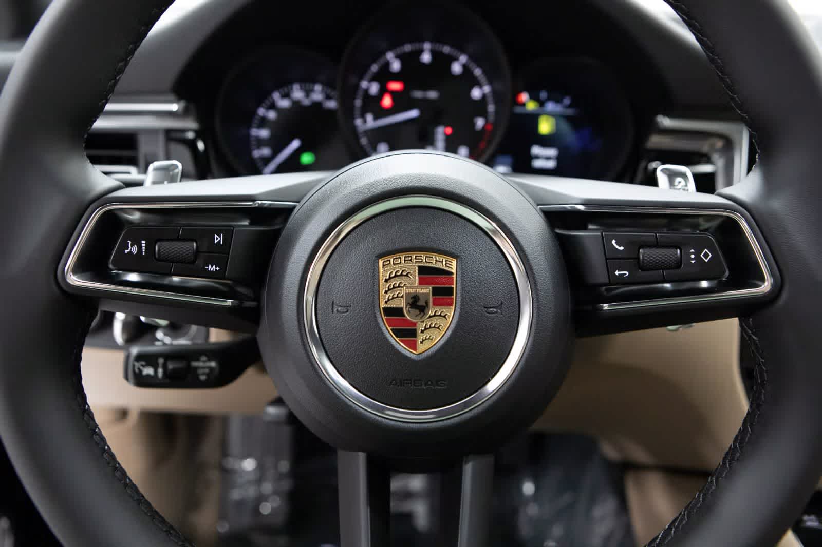 Thumbnail: 2026 Porsche Macan - 14