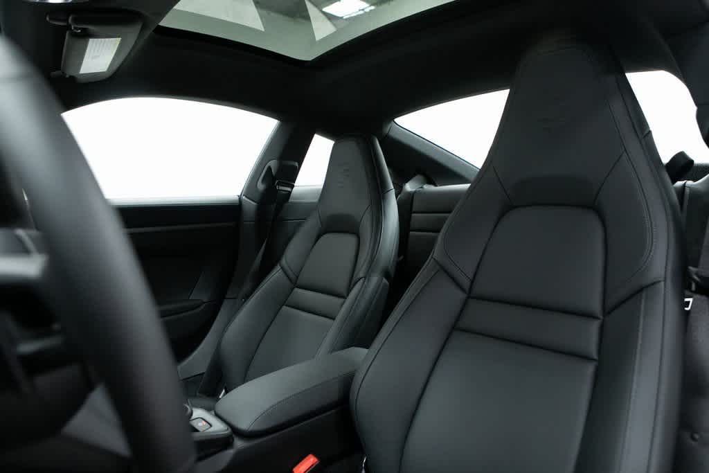 Thumbnail: 2025 Porsche 911 - 5