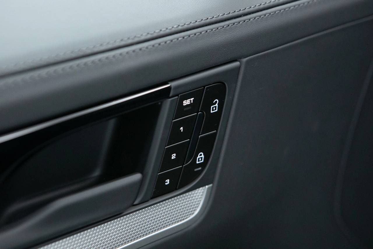 Thumbnail: 2026 Porsche  - 26