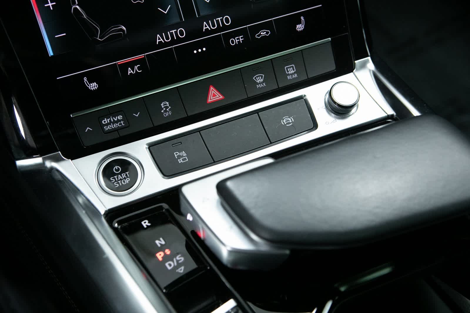 Thumbnail: 2022 Audi e-tron - 22