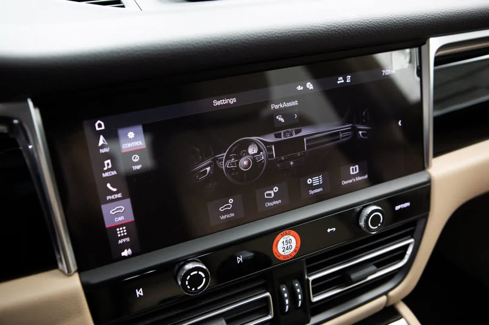 Thumbnail: 2026 Porsche Macan - 15