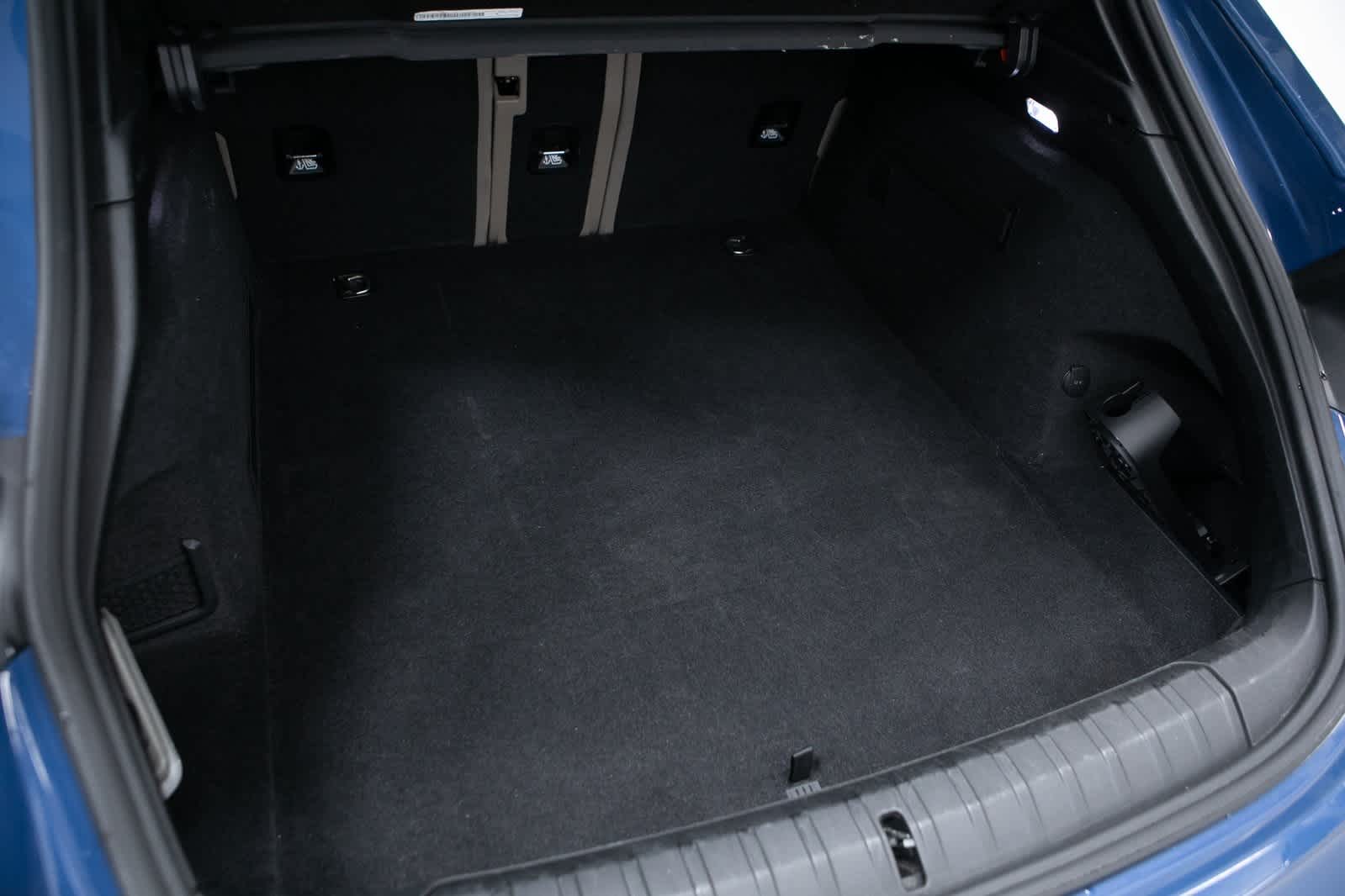 Thumbnail: 2023 Porsche Taycan - 30