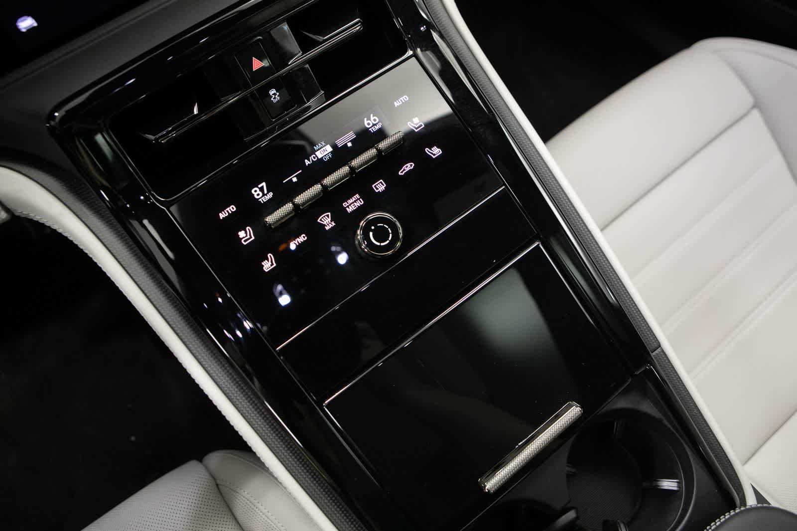 Thumbnail: 2025 Porsche Panamera - 28