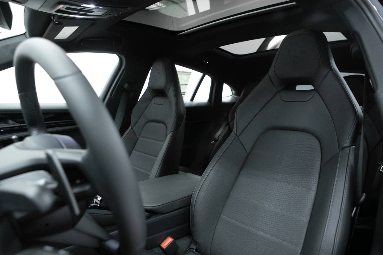 Thumbnail: 2026 Porsche Panamera - 5