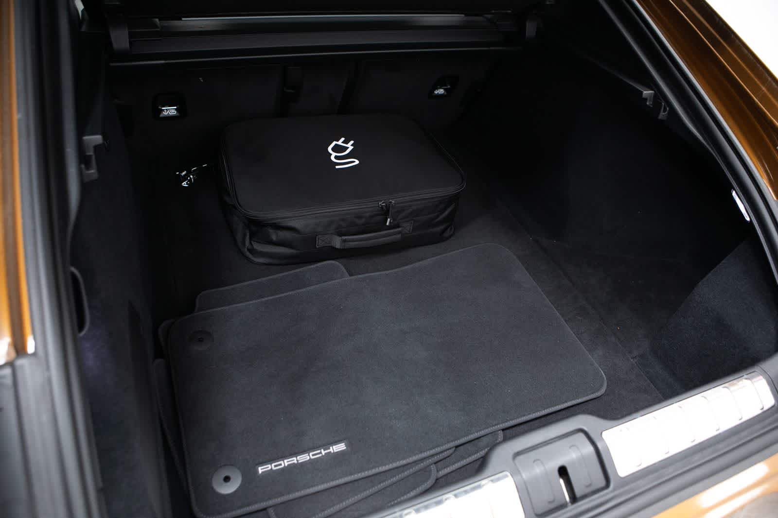 Thumbnail: 2025 Porsche Panamera - 39