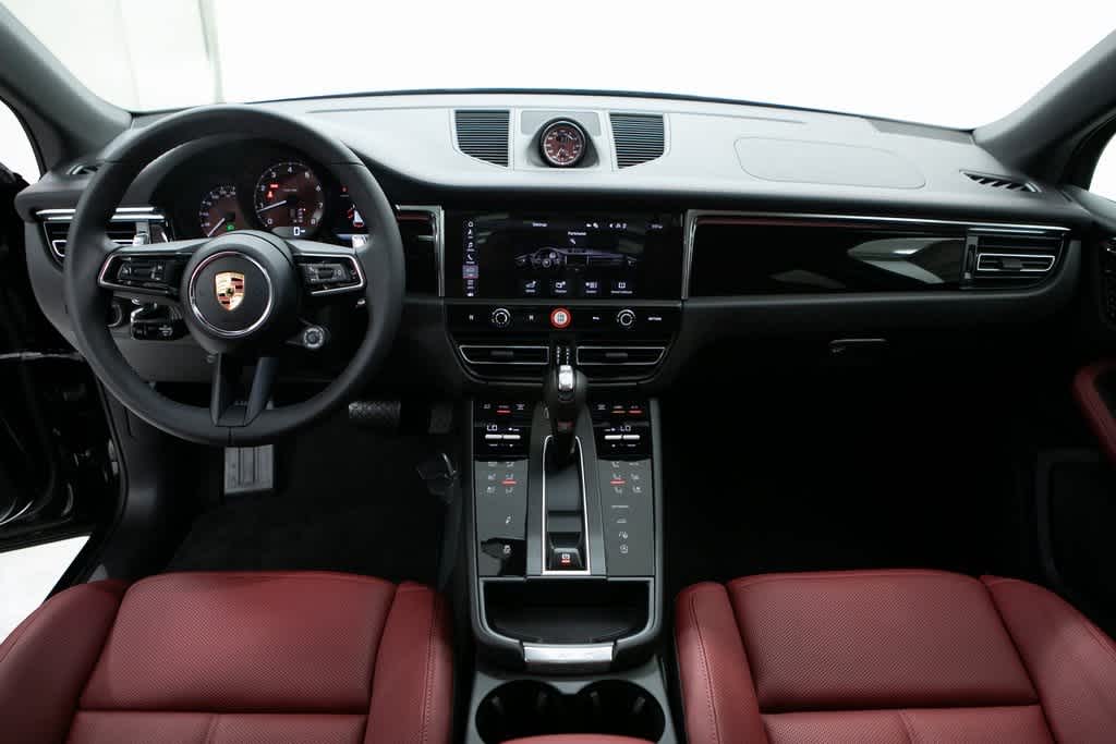 Thumbnail: 2025 Porsche Macan - 13