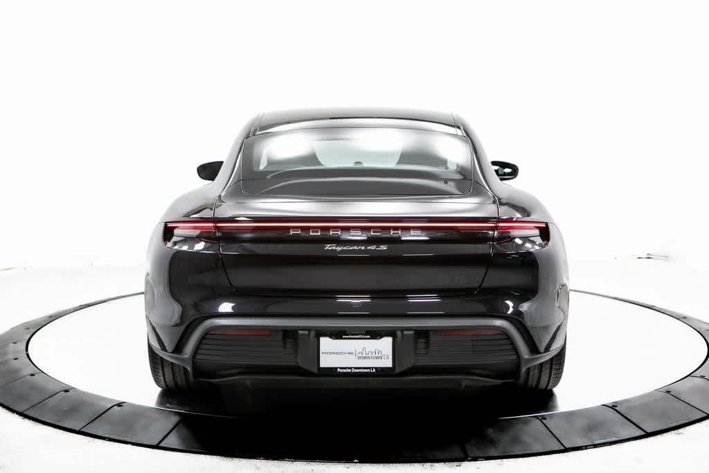 Thumbnail: 2022 Porsche Taycan - 6