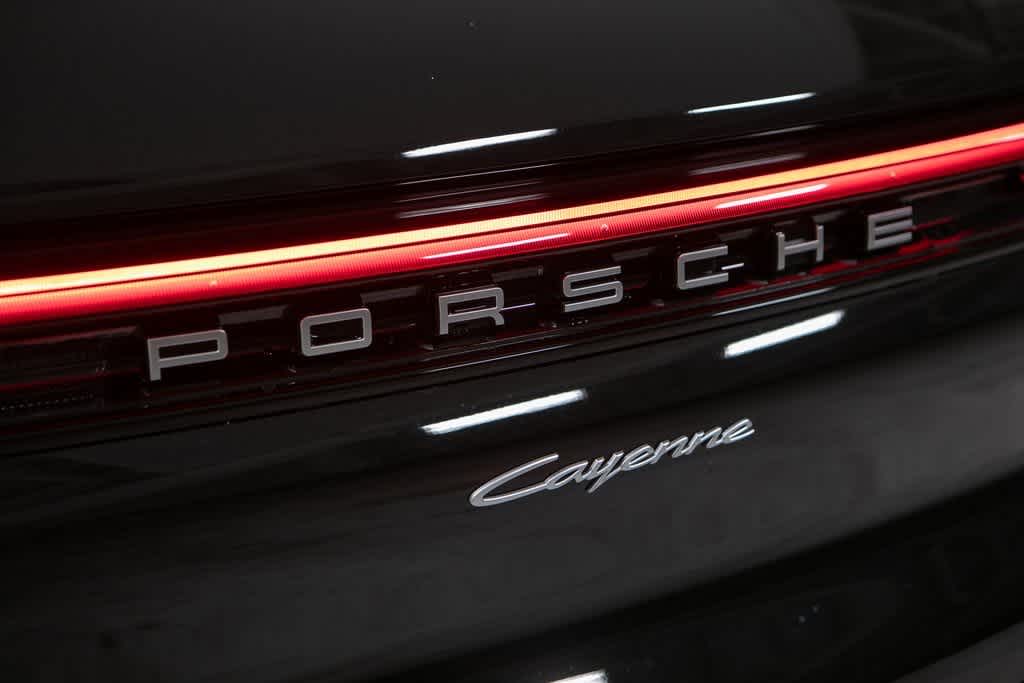 Thumbnail: 2025 Porsche Cayenne - 36