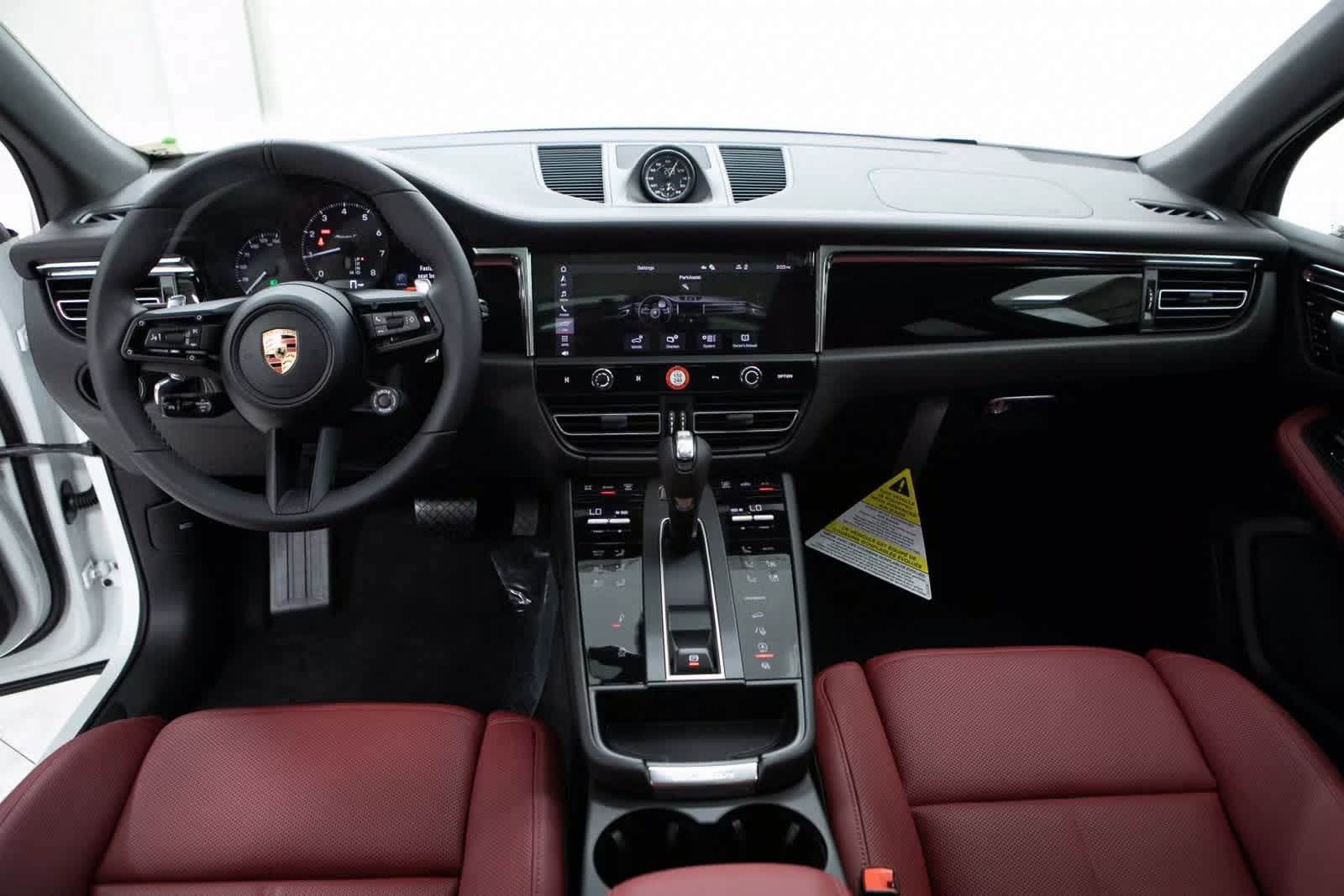 Thumbnail: 2025 Porsche Macan - 13