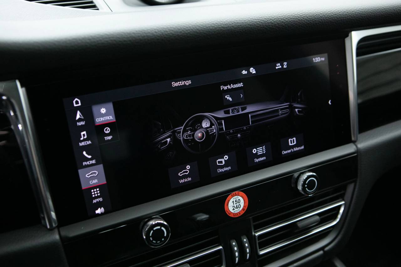 Thumbnail: 2026 Porsche Macan - 22