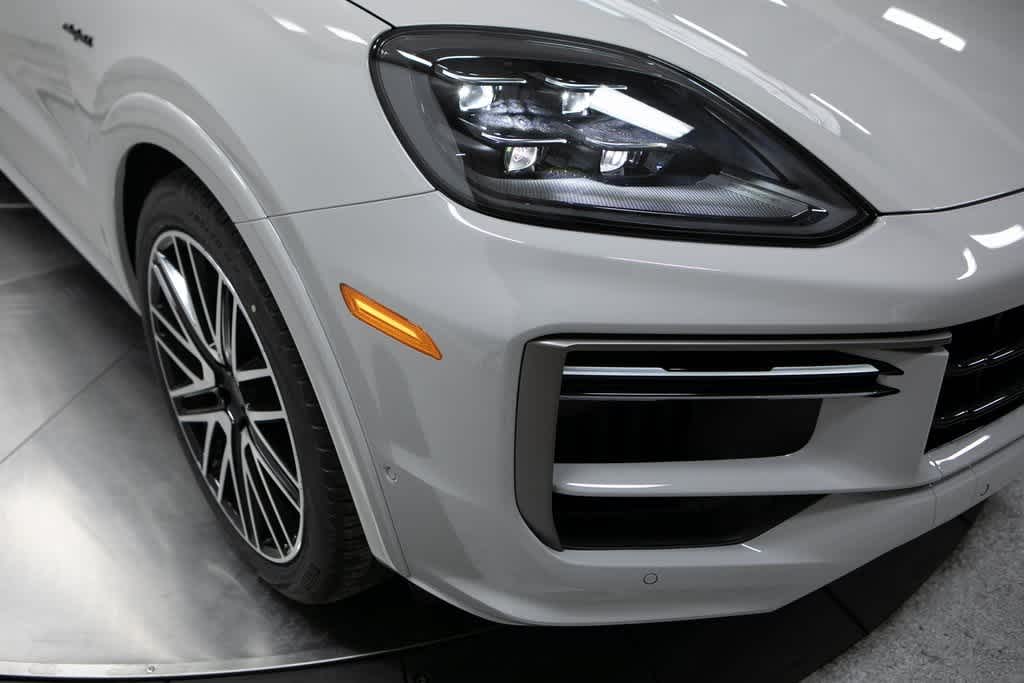 Thumbnail: 2025 Porsche Cayenne - 12