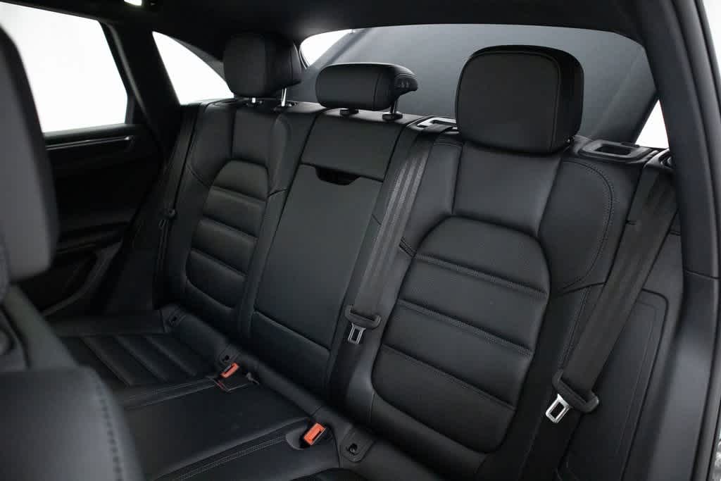 Thumbnail: 2024 Porsche Macan - 30