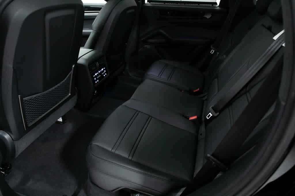 Thumbnail: 2025 Porsche Cayenne - 28