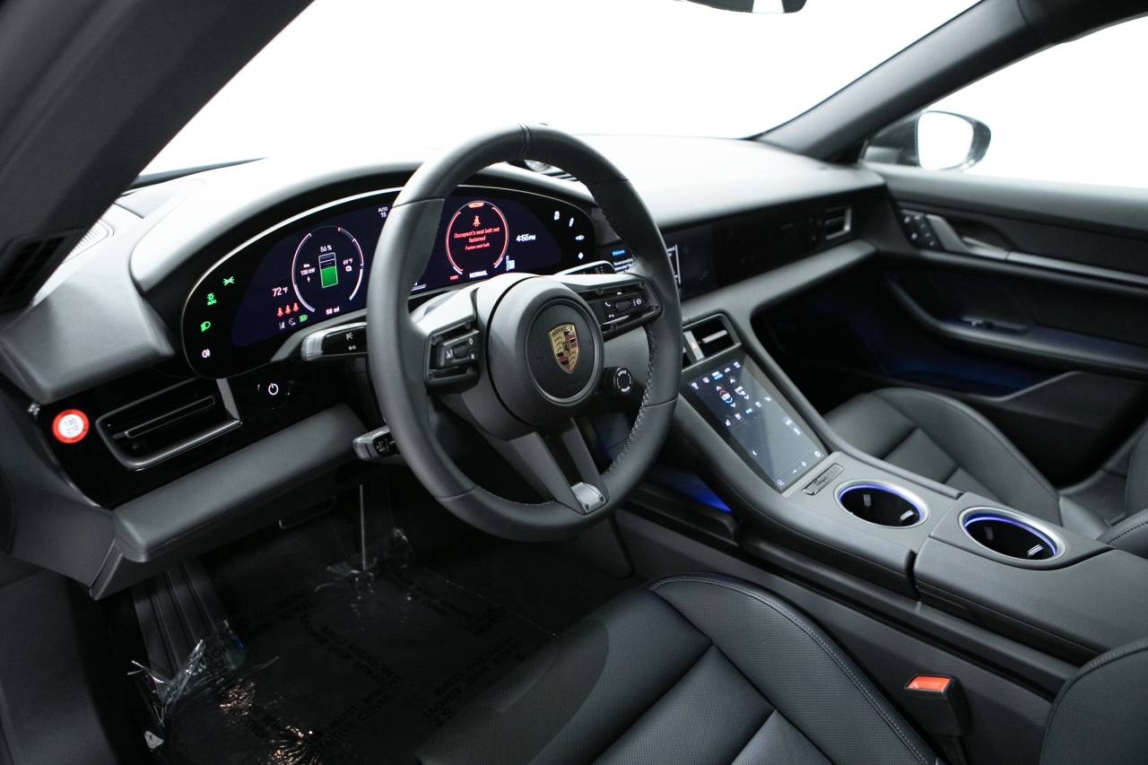 2025 Porsche Taycan photo 4