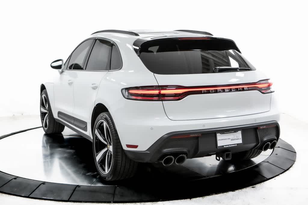 2024 Porsche Macan Base photo 3