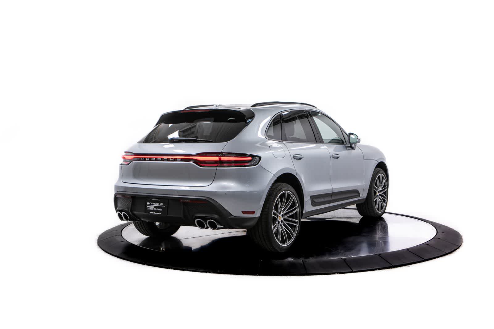 Thumbnail: 2026 Porsche Macan - 6
