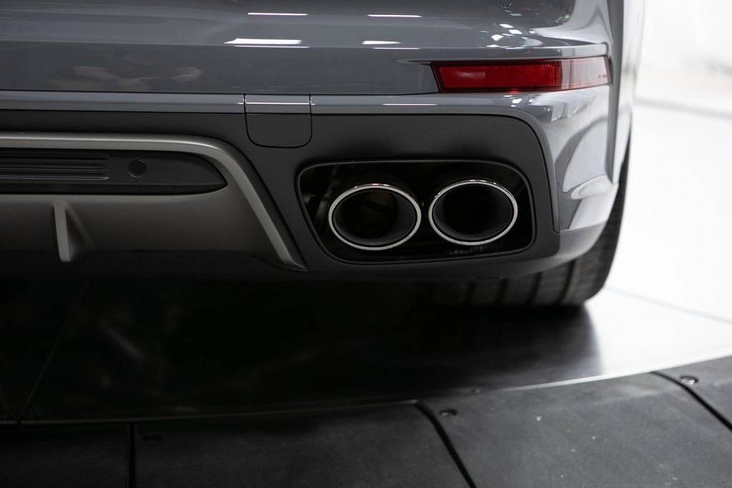 Thumbnail: 2025 Porsche Panamera - 37