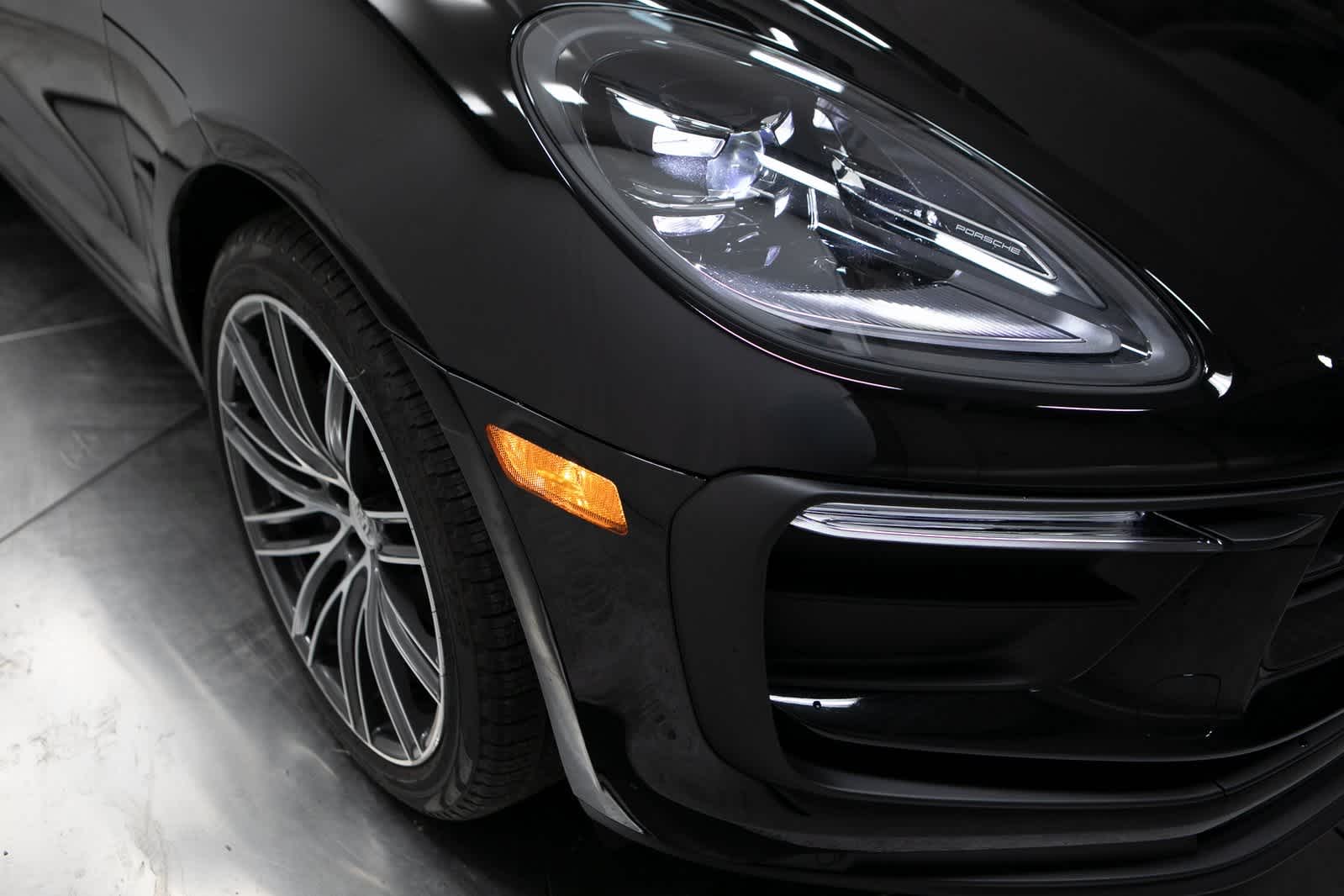 Thumbnail: 2025 Porsche Macan - 12