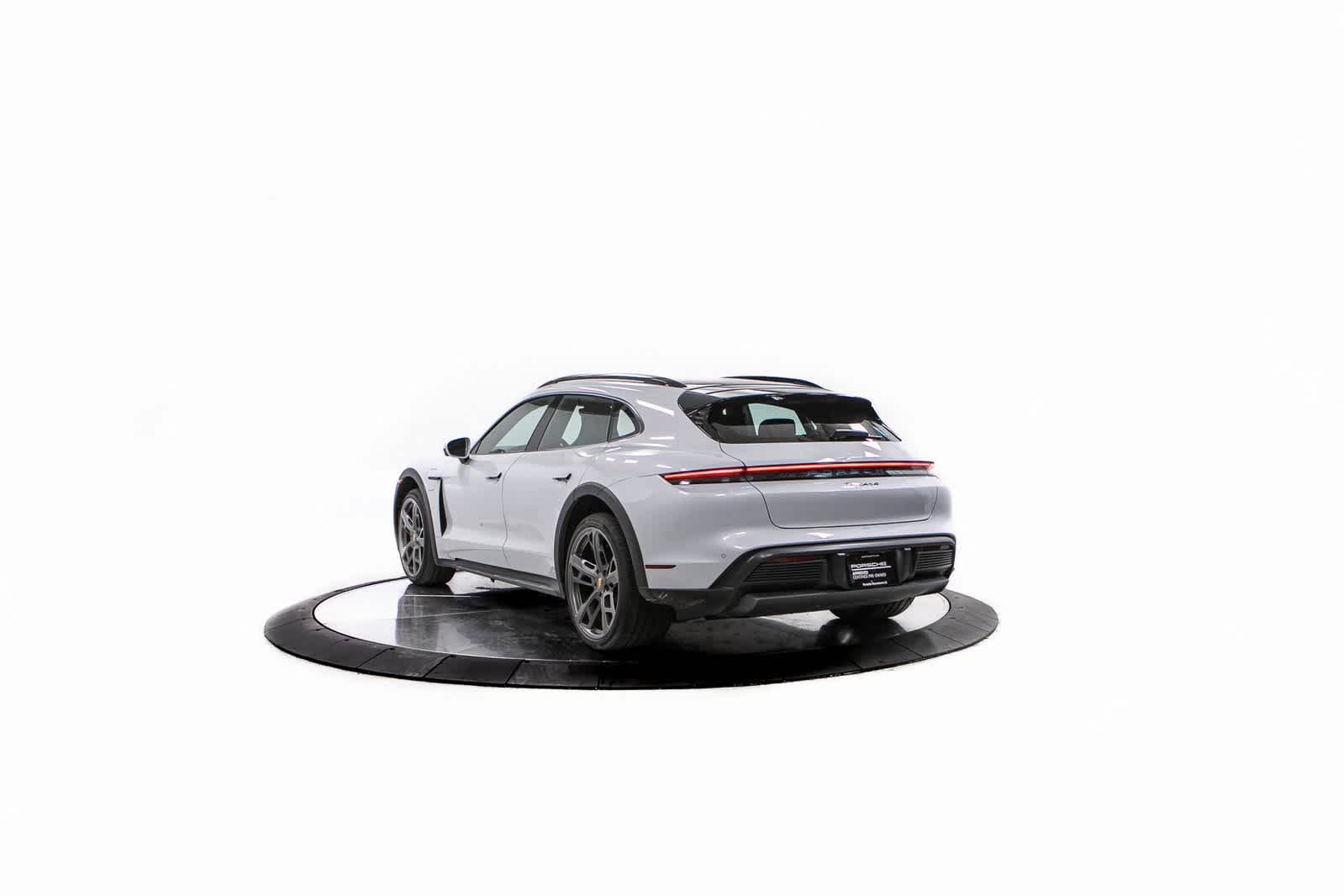 Thumbnail: 2024 Porsche Taycan - 3