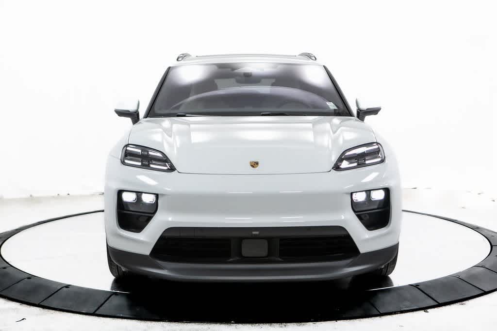 Thumbnail: 2025 Porsche Macan - 10