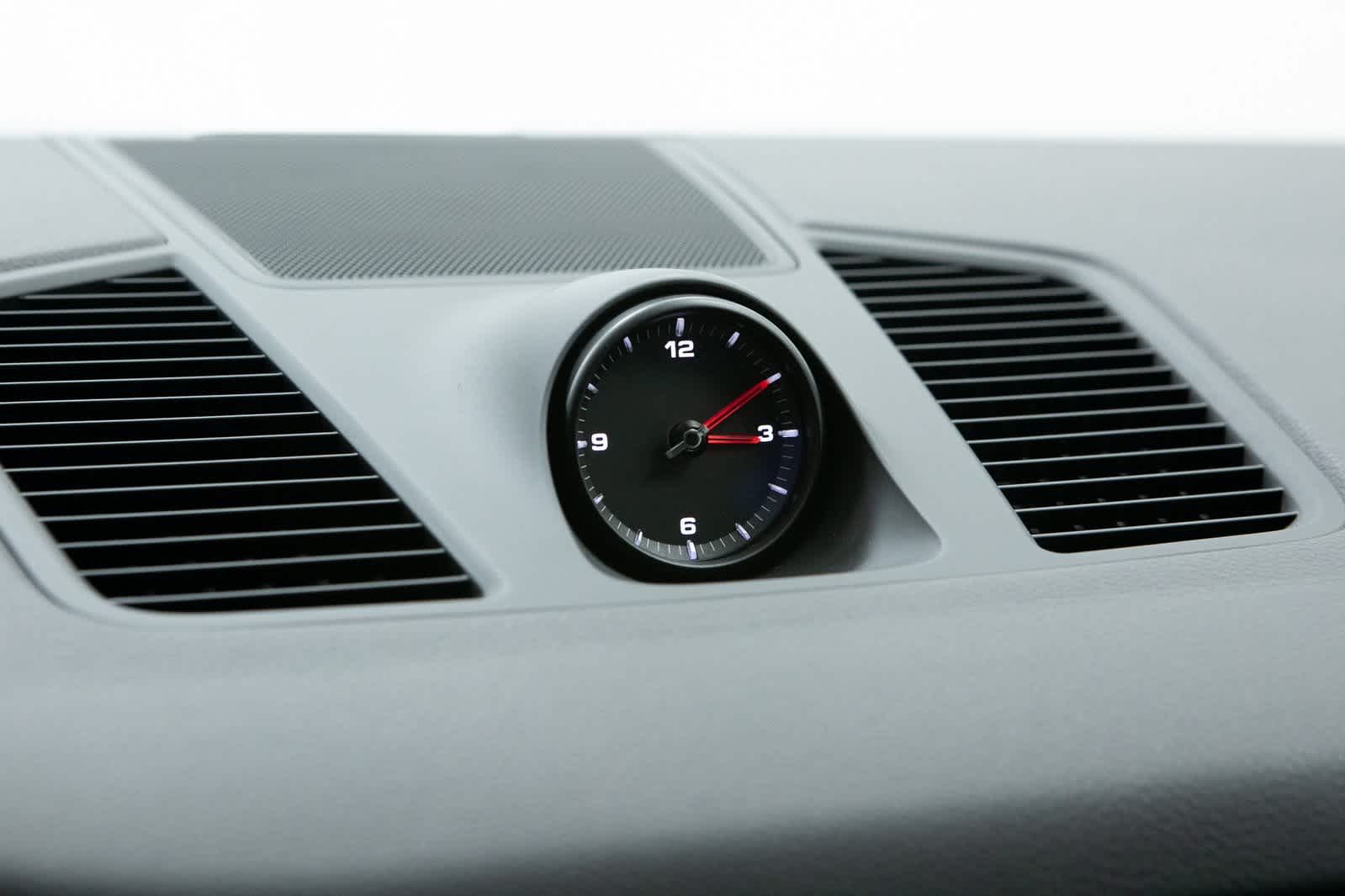 Thumbnail: 2022 Porsche Cayenne - 25