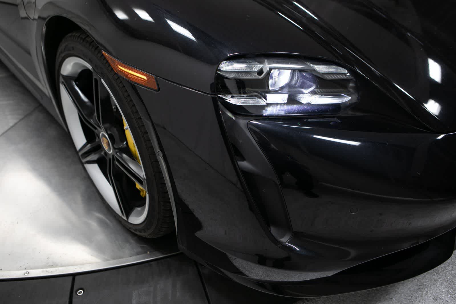 Thumbnail: 2020 Porsche Taycan - 12