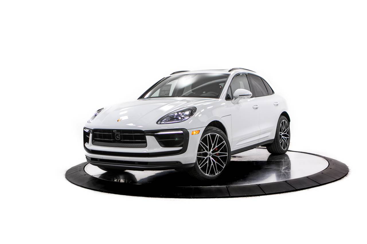 Thumbnail: 2026 Porsche Macan - 1
