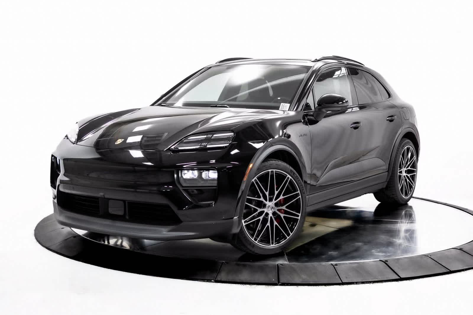 Thumbnail: 2025 Porsche Macan - 1