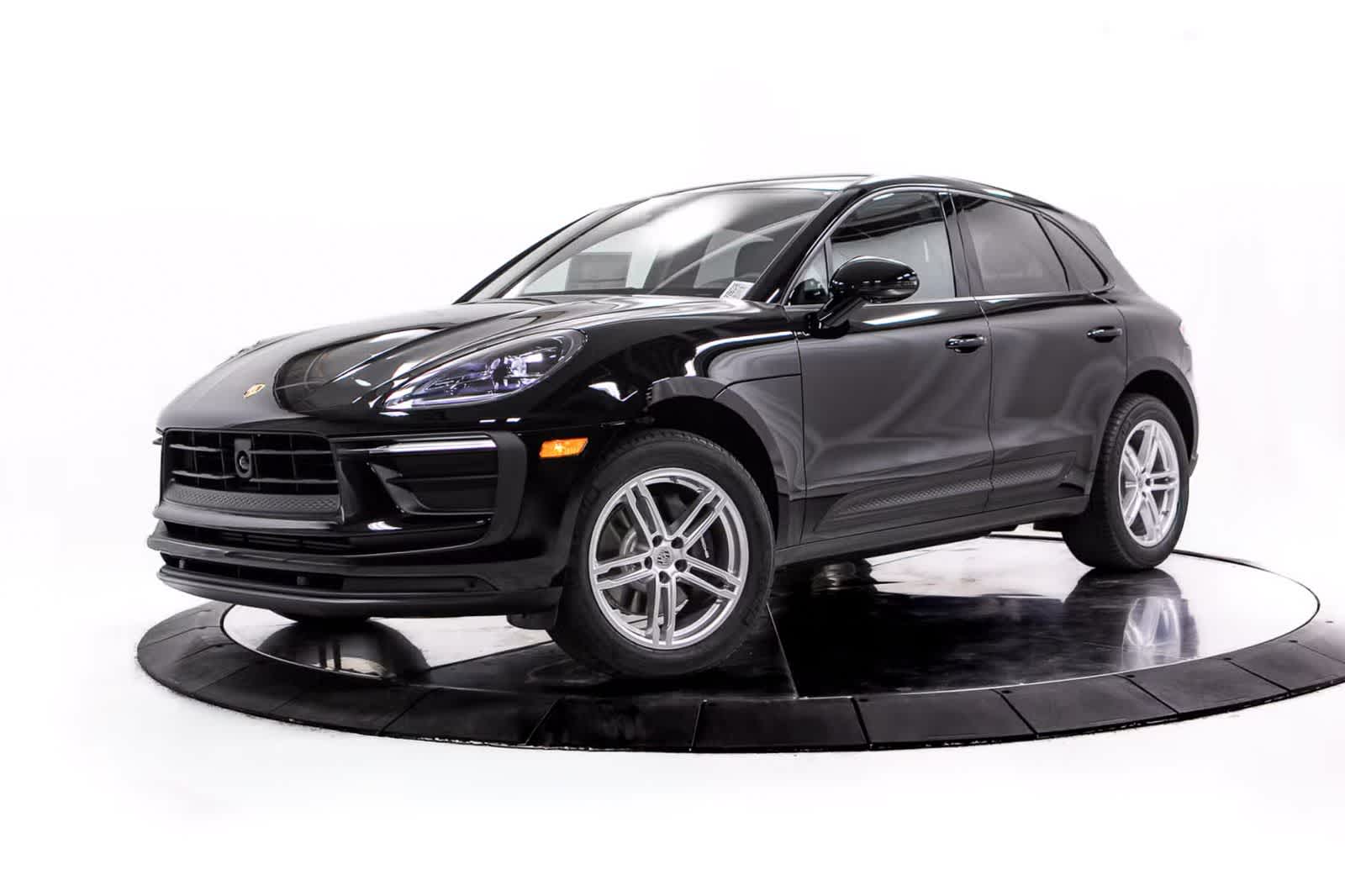 Thumbnail: 2026 Porsche Macan - 1