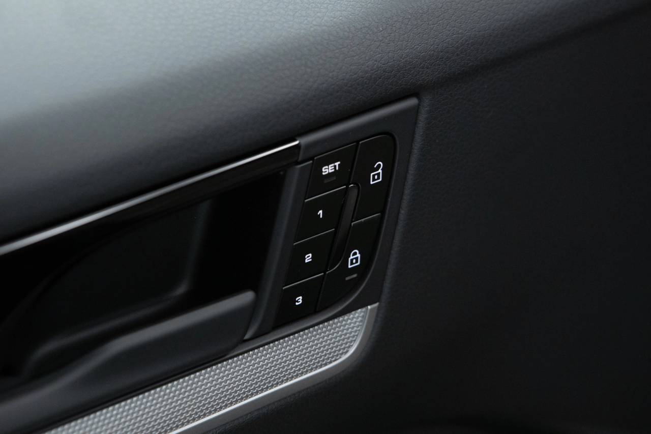 Thumbnail: 2026 Porsche  - 26