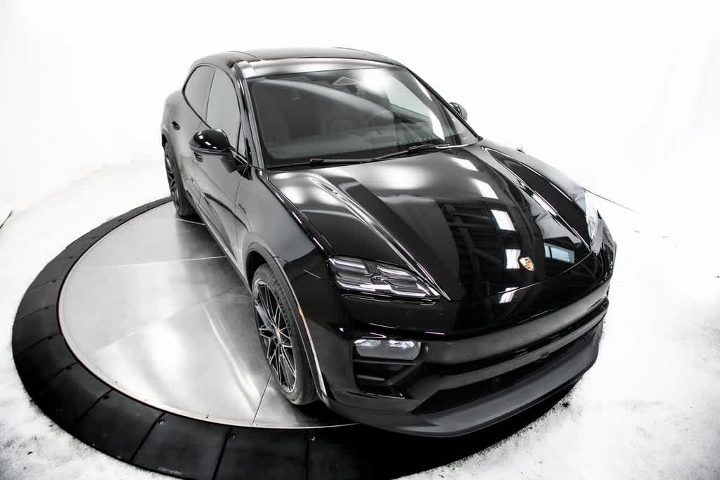 Thumbnail: 2025 Porsche Macan - 39