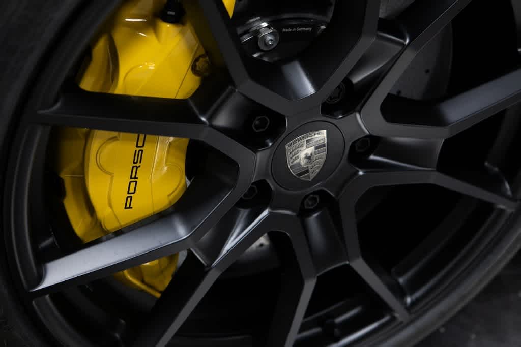 Thumbnail: 2025 Porsche Taycan - 11