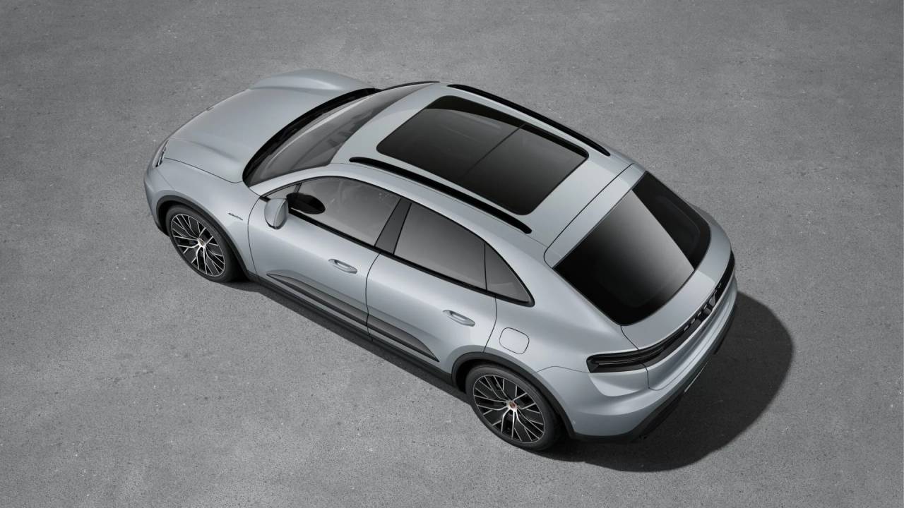 2026 Porsche Macan Electric photo 4