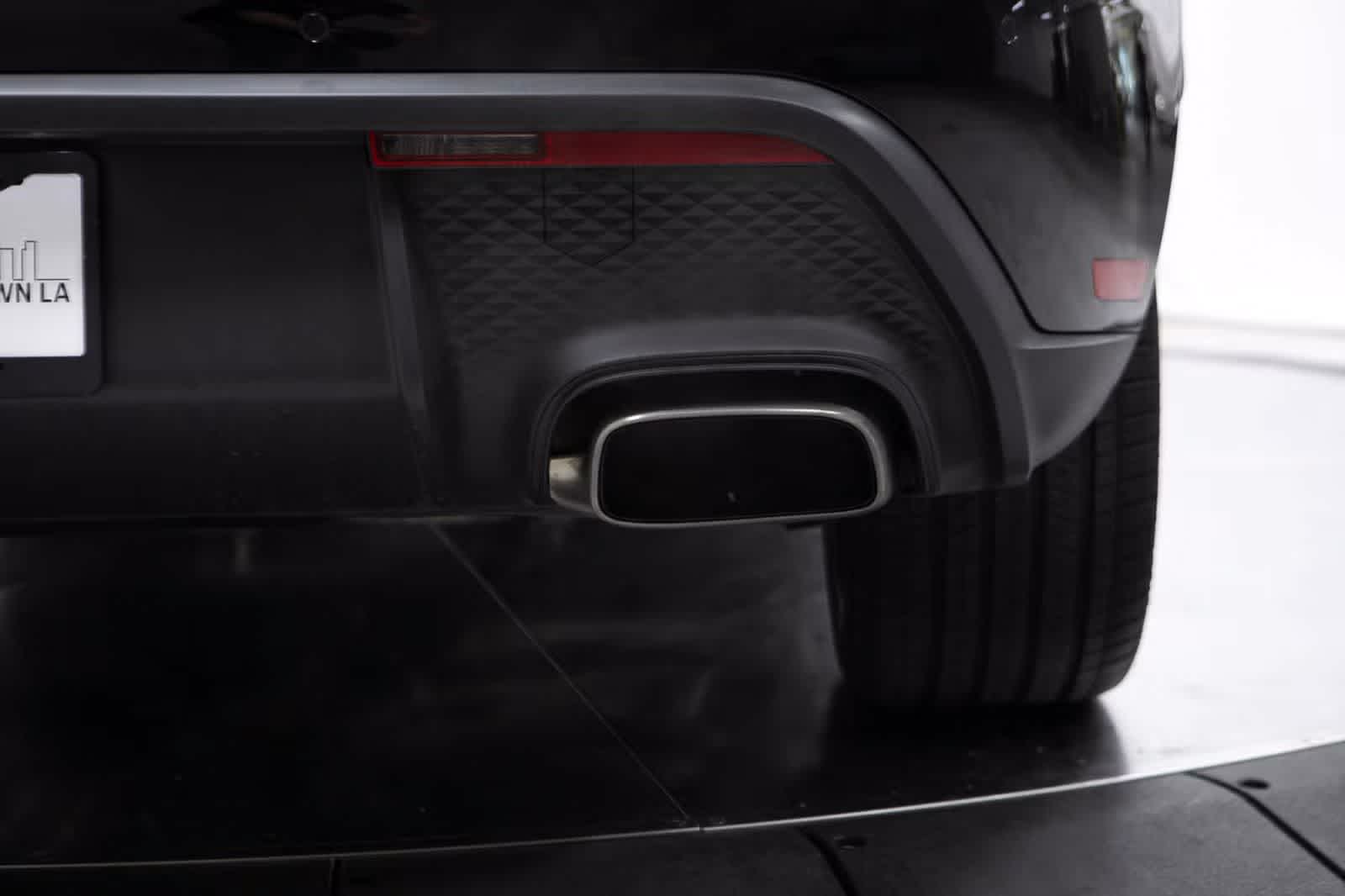 Thumbnail: 2026 Porsche Macan - 20