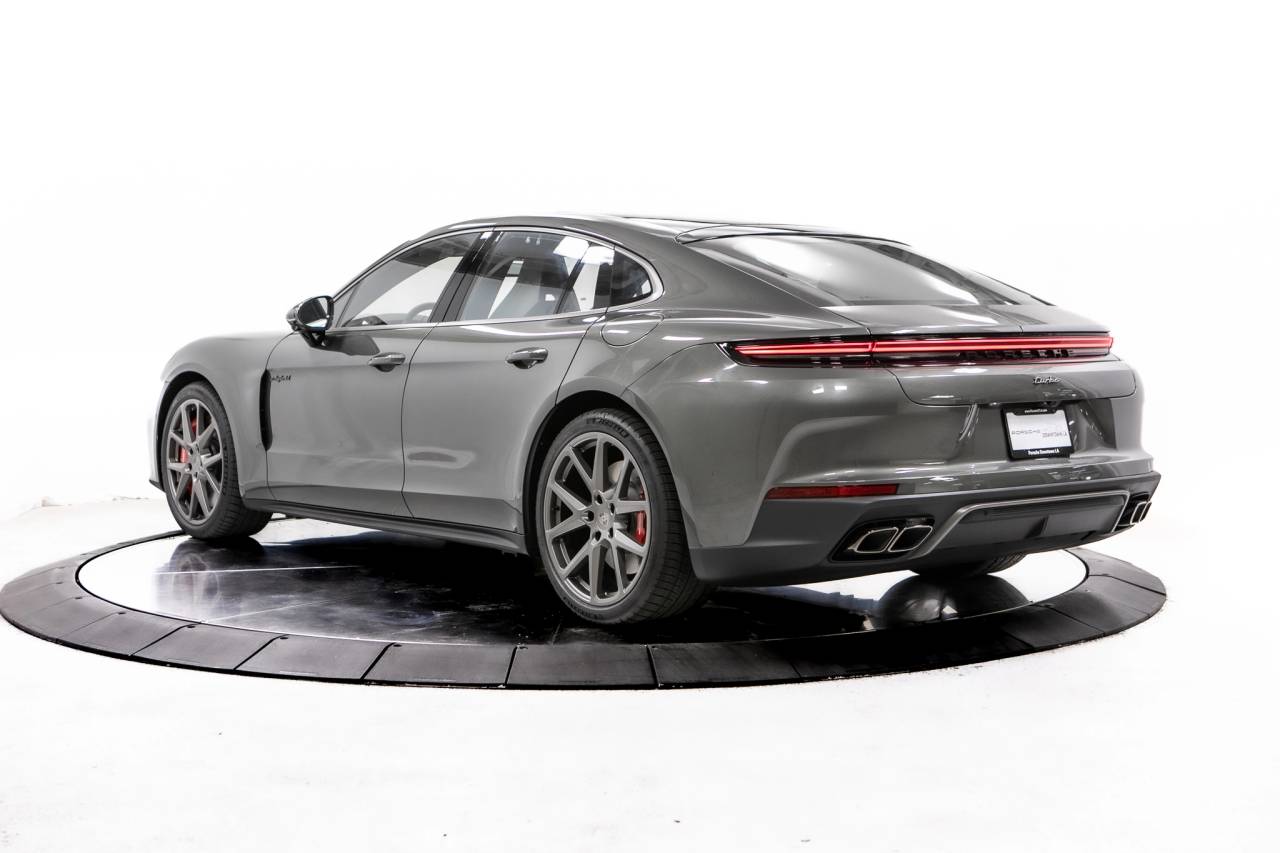 2026 Porsche Panamera E-Hybrid Turbo photo 3