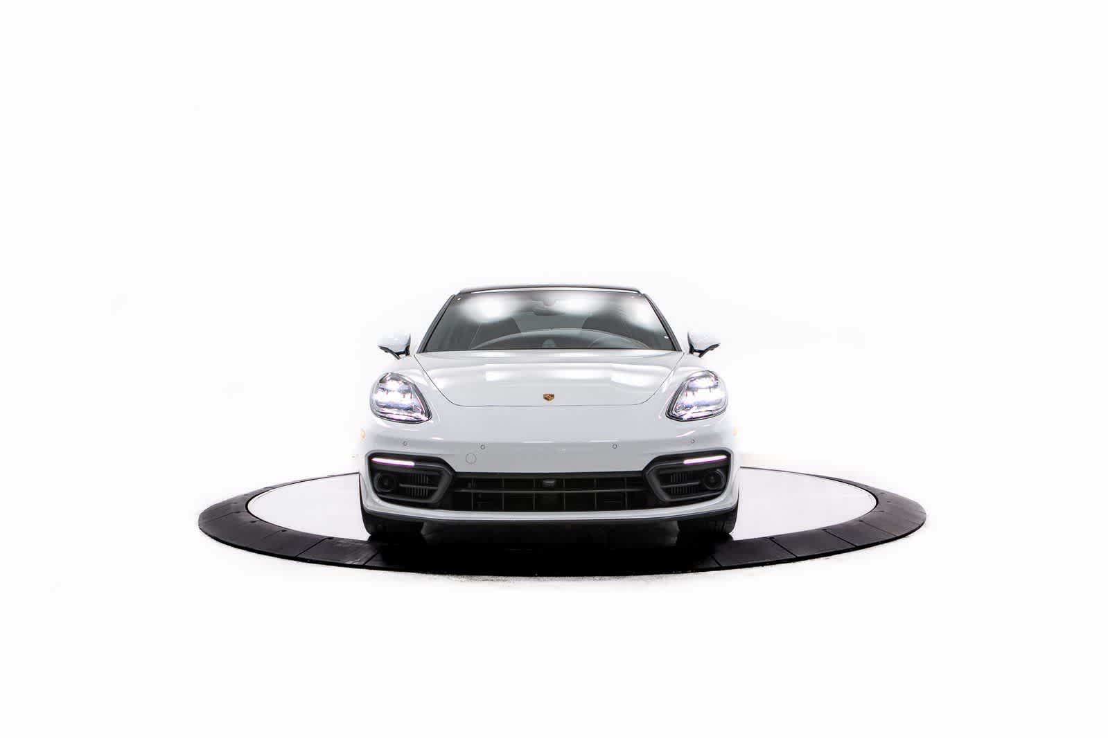 Thumbnail: 2023 Porsche Panamera - 10