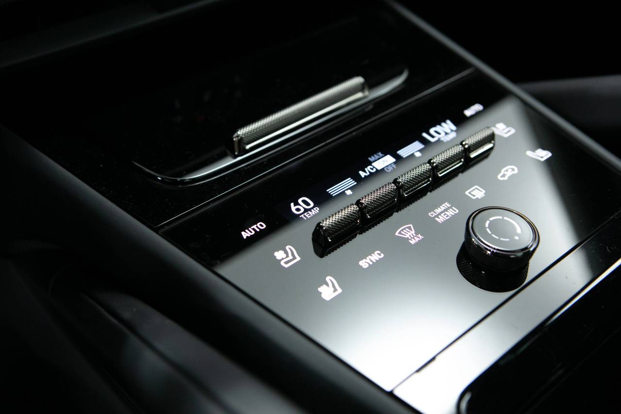 Thumbnail: 2025 Porsche  - 34