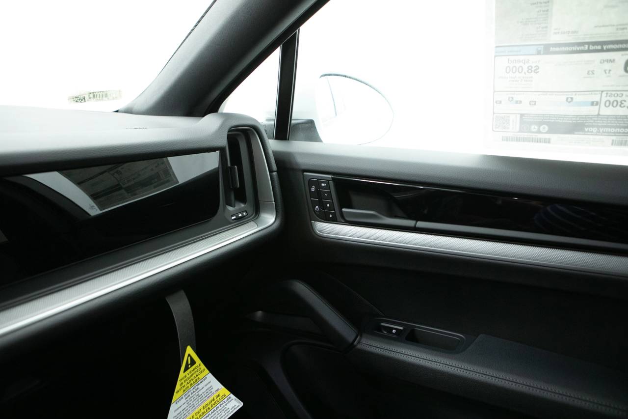 Thumbnail: 2026 Porsche  - 31