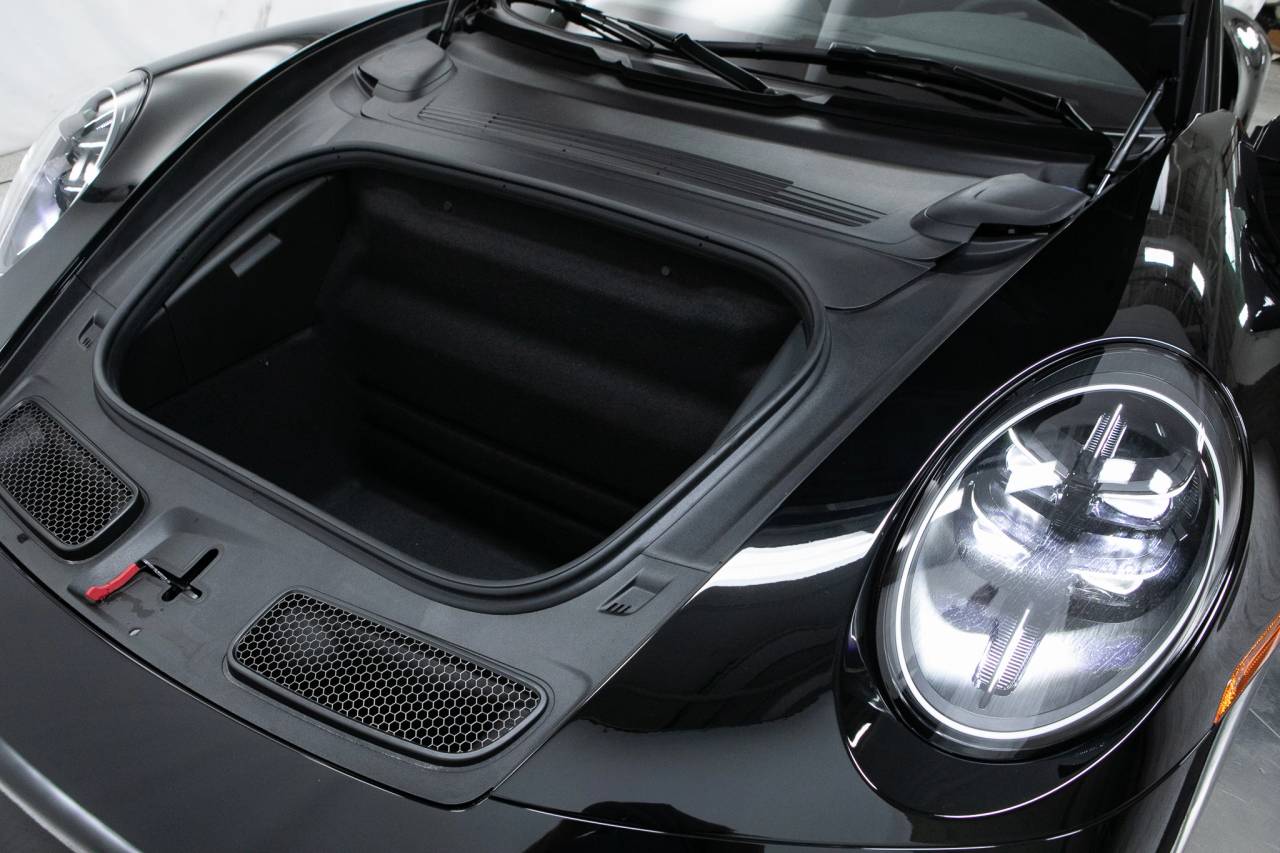 Thumbnail: 2026 Porsche 911 - 35