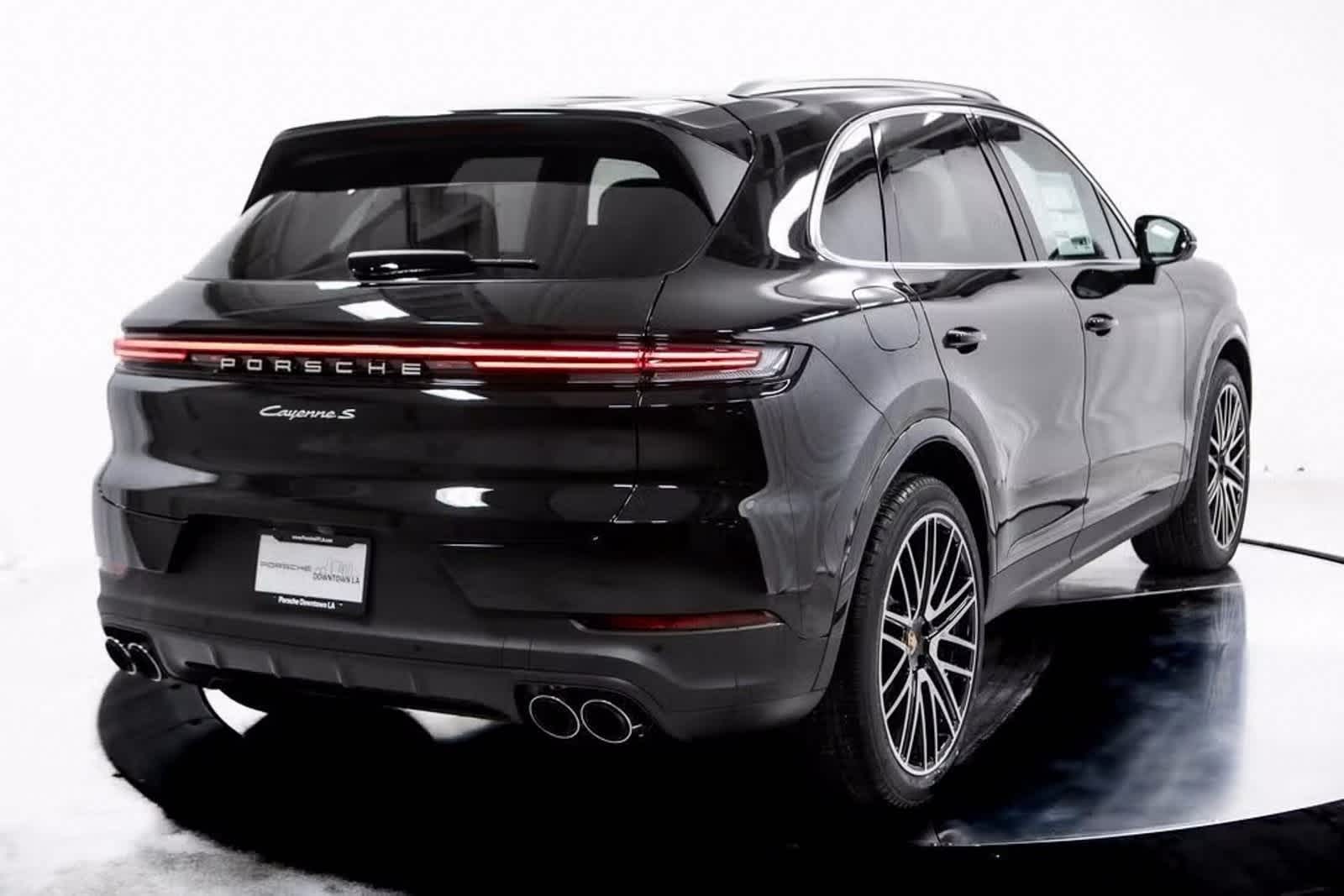 Thumbnail: 2025 Porsche Cayenne - 7