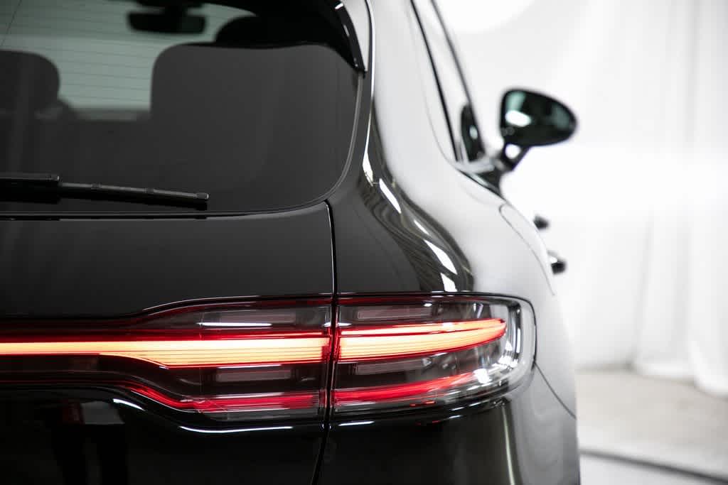 Thumbnail: 2025 Porsche Macan - 39